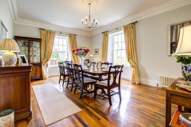 Sitting/Dining Room