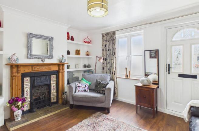 CAM02519G0-PR0405-STILL004