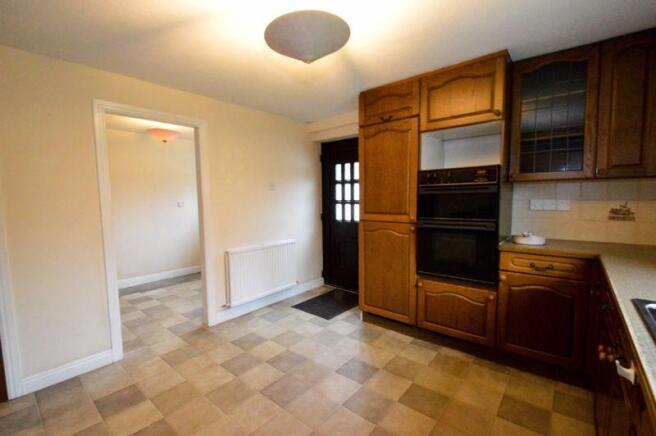 KITCHEN/DOOR T...
