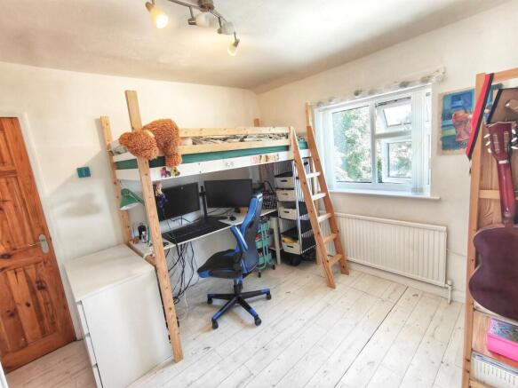 3 bed Terraced for sale Image 11