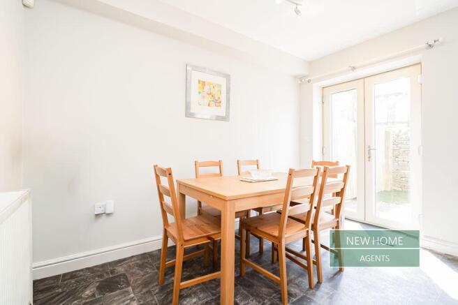 4 bed Town House for sale Image 6