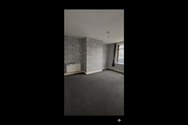 3 bed Terraced to rent Image 9
