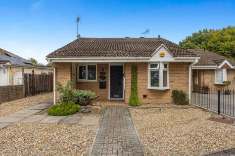 Cemetery Road, Houghton Regis