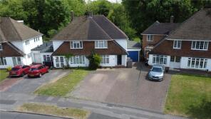 20, Lakeside, Reading RG6 7PQ
