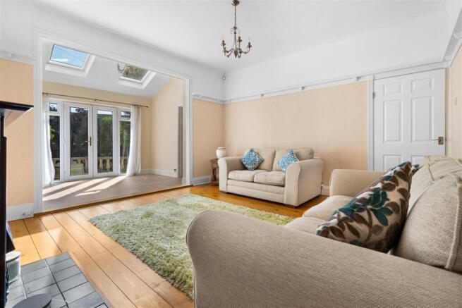 3 bed Semi-Detached for sale Image 7