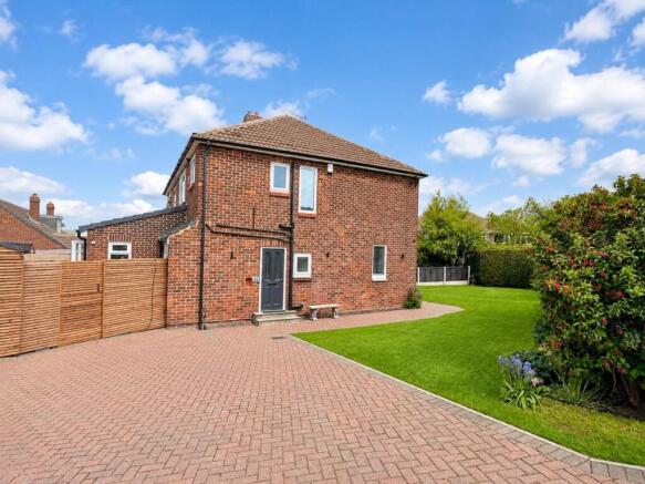 3 bed Semi-Detached for sale Image 8