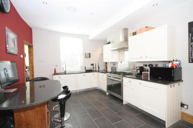 KITCHEN DINER