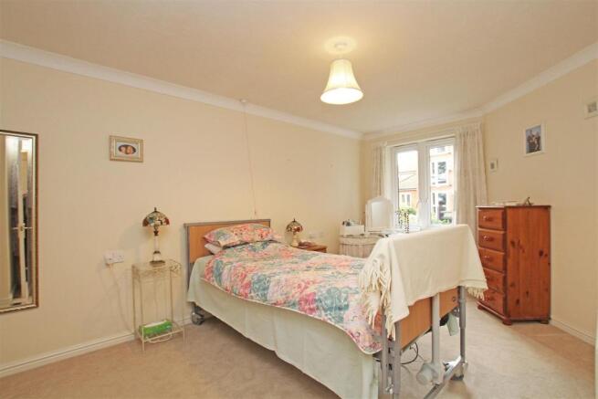12BC - Bedroom 1.jpg