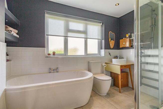 8504169-interior11.jpg
