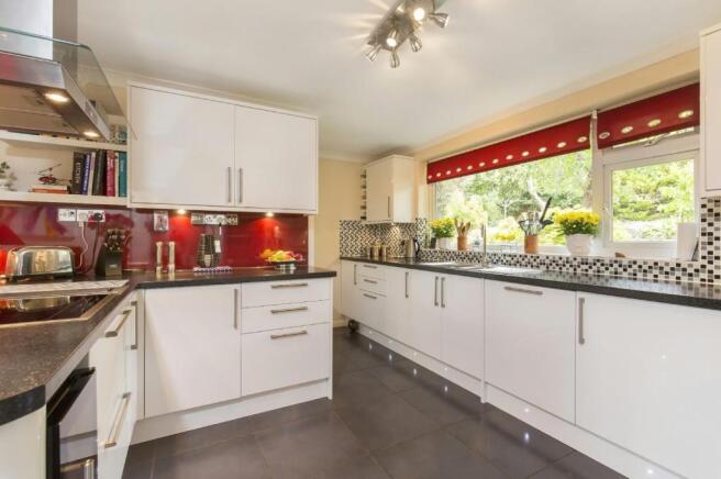 Kitchen/Breakfast/Fa