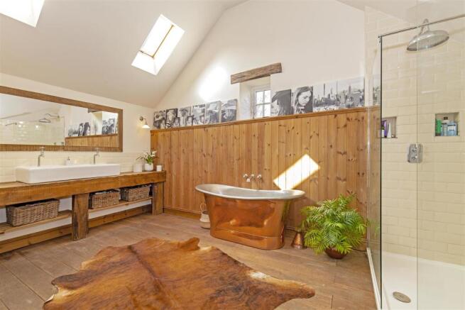 Bedroom 1 En Suite-1.jpg