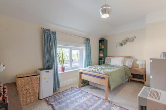 3 bed Semi-Detached for sale Image 9