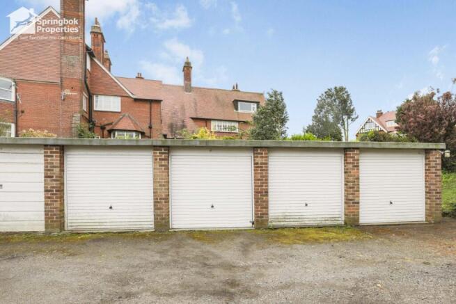 2 bed Apartment for sale Image 11