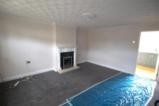 Living Room .jpg
