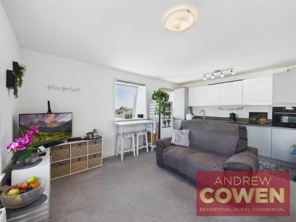 2 bed Flat for sale Image 7