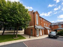 8, Brandt House, South Square, Fareham PO17 5FL