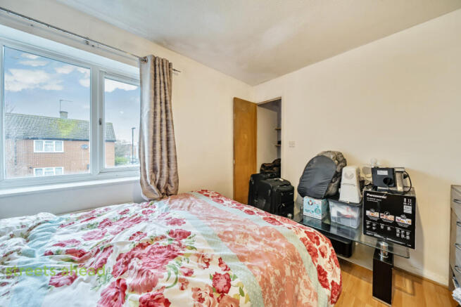 af615de2-5d64-40d...