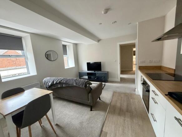 1 bed Apartment to rent Image 6