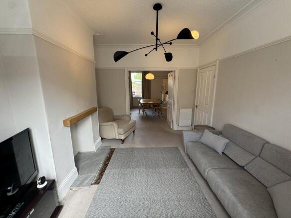 2 bed Terraced to rent Image 3