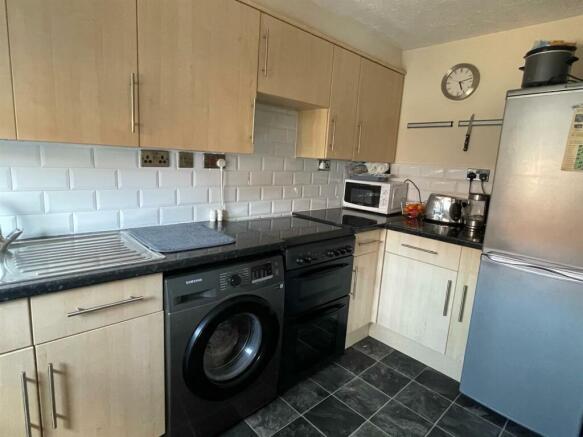 Kitchen...jpg