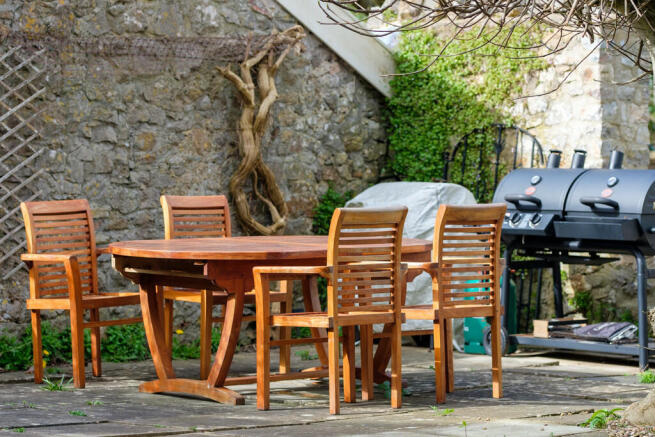Al fresco dining
