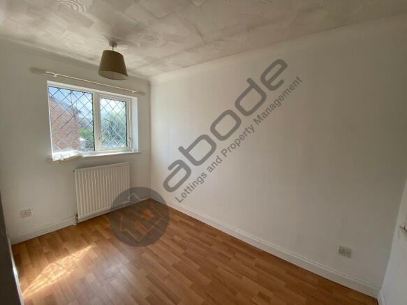 2 bed Semi-Detached to rent Image 9