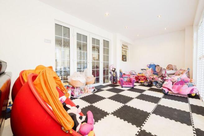 Play Room/Cons...