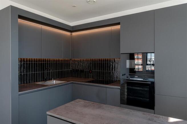 2 bed Apartment for sale Image 4
