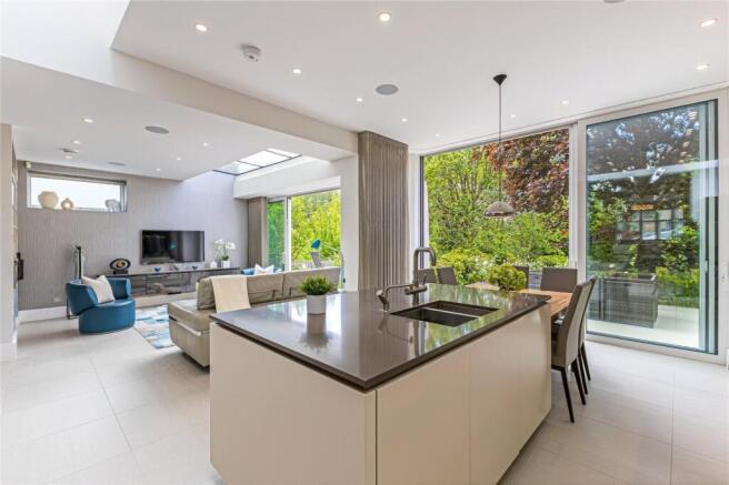 Lanchester Road, London, N6 photo 4