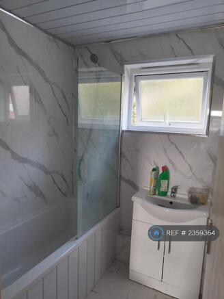 3 bed Terraced to rent Image 11