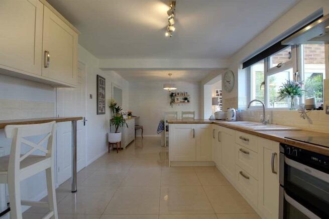 Living/Kitchen