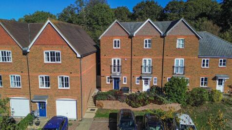 Weavers Mead, Haywards Heath, RH16