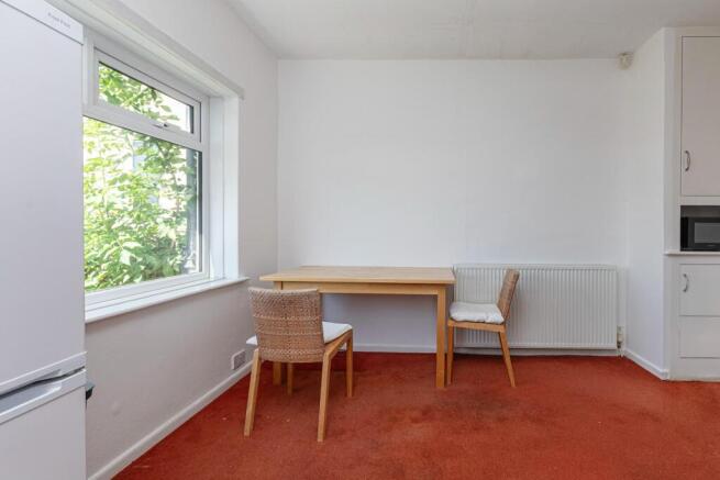 3 bed Semi-Detached to rent Image 7
