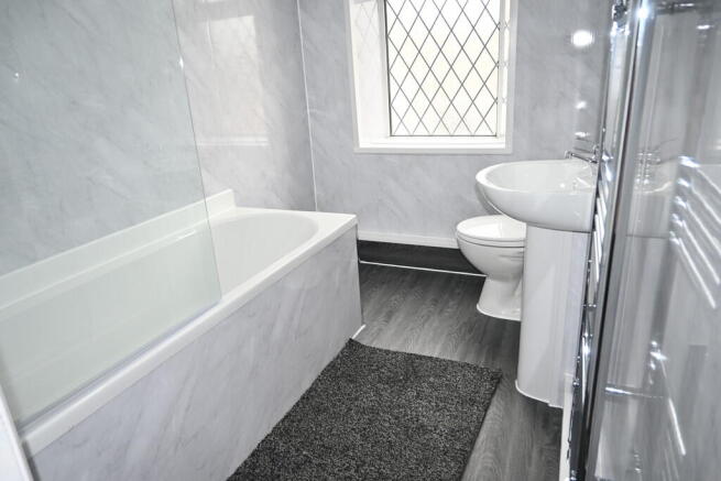 2 bed Terraced to rent Image 7