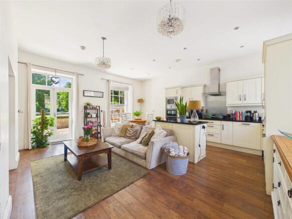 1 bed Apartment for sale Image 4