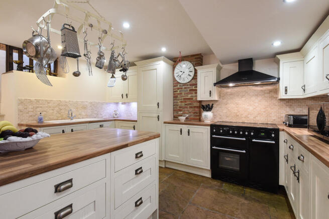 Kitchen/Breakfast...