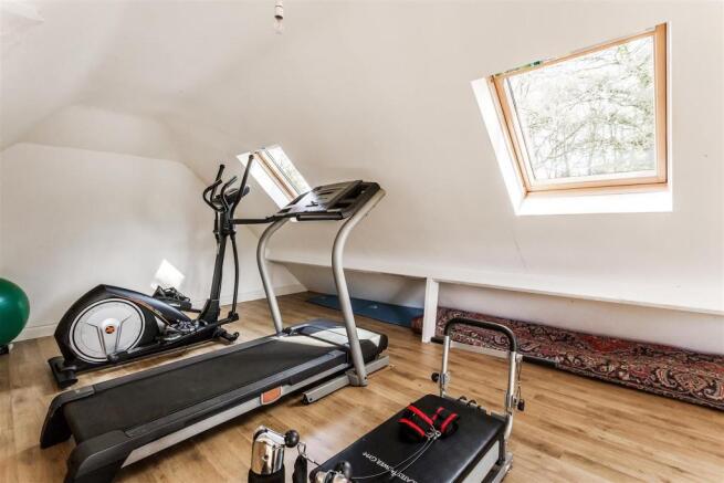 house. estate agency Hascombe gym
