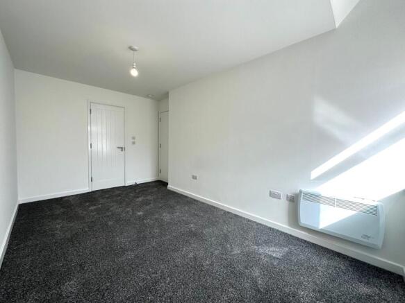 2 bed Flat to rent Image 5