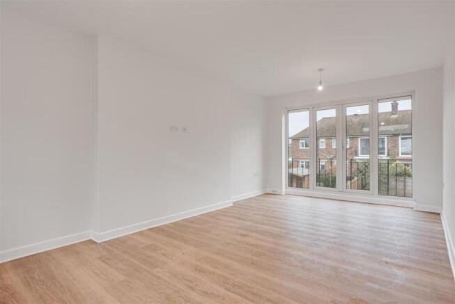 flat-courtlands-crescent-banstead-101.jpg