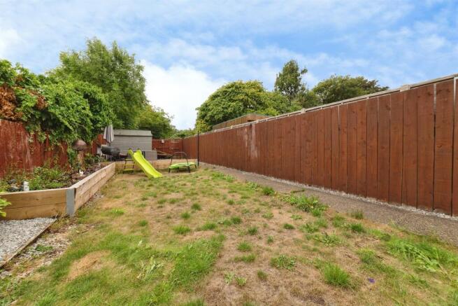 3 bed Terraced for sale Image 12