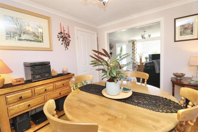 3 bed Semi-Detached for sale Image 5