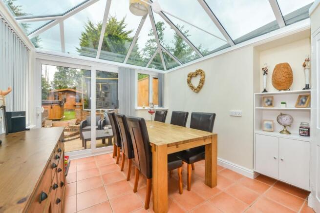 Conservatory/Dining