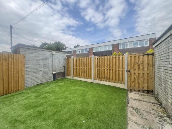 3 bed House to rent Image 8