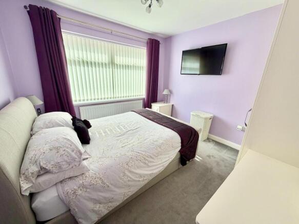 2 bed Semi-Detached Bungalow for sale Image 9