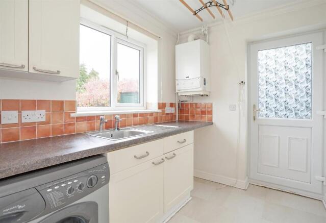Utility Room 1.jpg