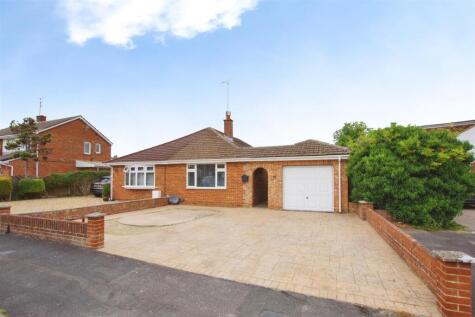Caversham Close, Old Walcot, Swindon
