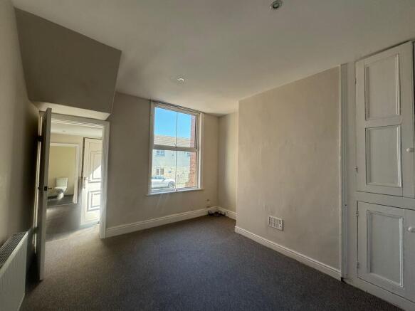 3 bed Terraced for sale Image 6