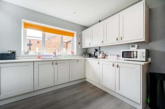 EweMove Harrogate Kitchen4