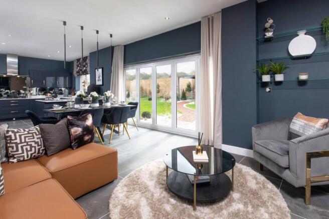 5 bed Detached for sale Image 5