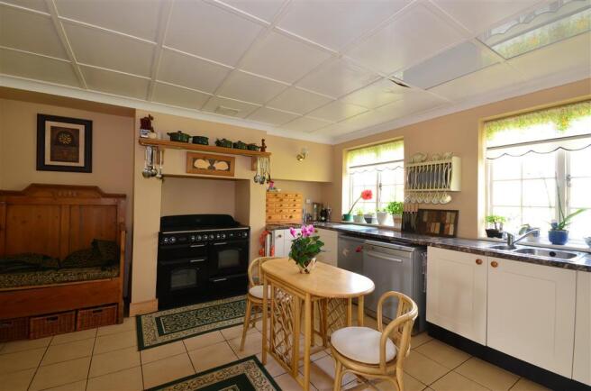 Kitchen/Breakfast Area